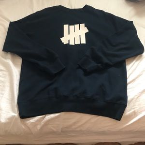 Undefeated sweatshirt size XL